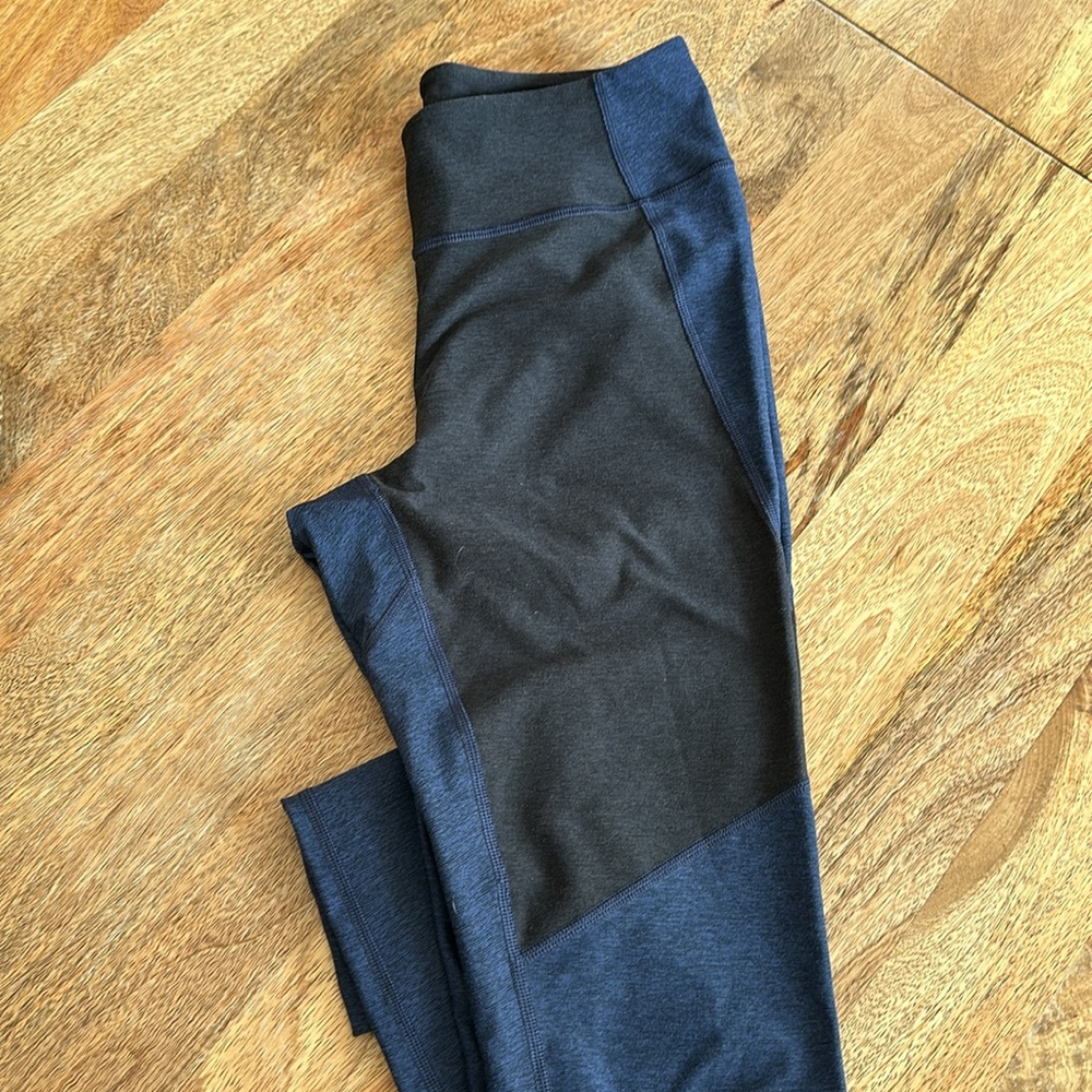 Outdoor Voices - Black/Blue color block leggings, Size Medium